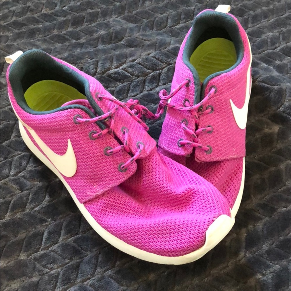 Nike roshe runs